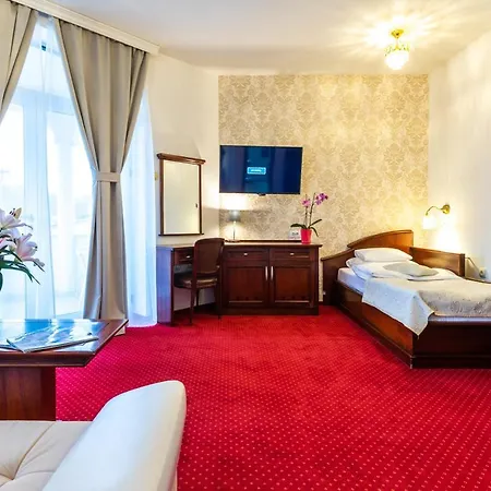 Garni Hotel Royal Crown Subotica Exterior foto