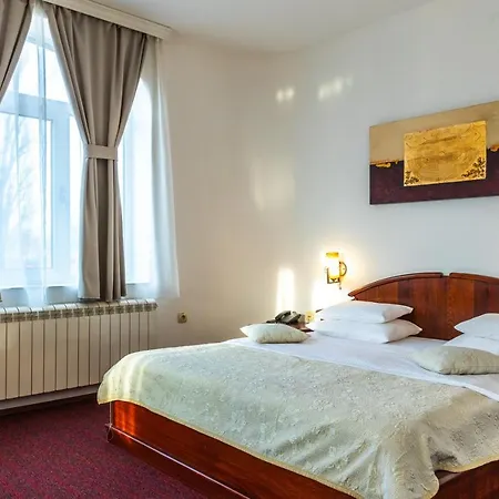Garni Hotel Royal Crown Subotica Exterior foto
