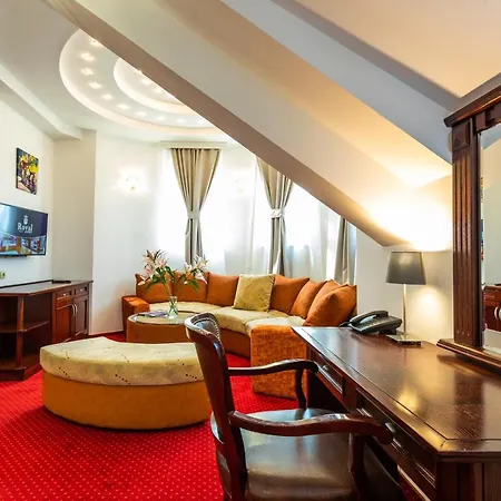 Garni Hotel Royal Crown Subotica Exterior foto
