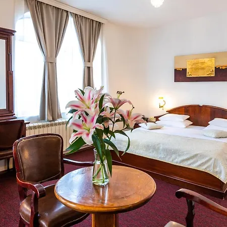 Garni Hotel Royal Crown Subotica Exterior foto