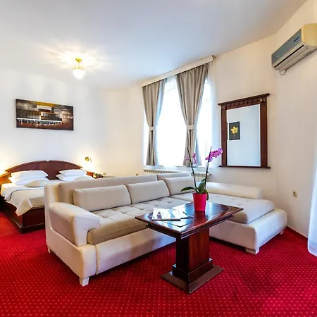 Garni Hotel Royal Crown Subotica Exterior foto