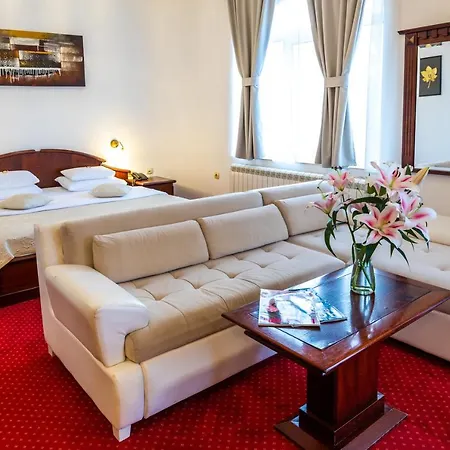 Garni Hotel Royal Crown Subotica Exterior foto