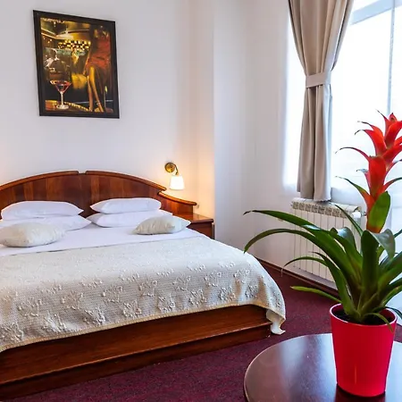 Garni Hotel Royal Crown Subotica Exterior foto