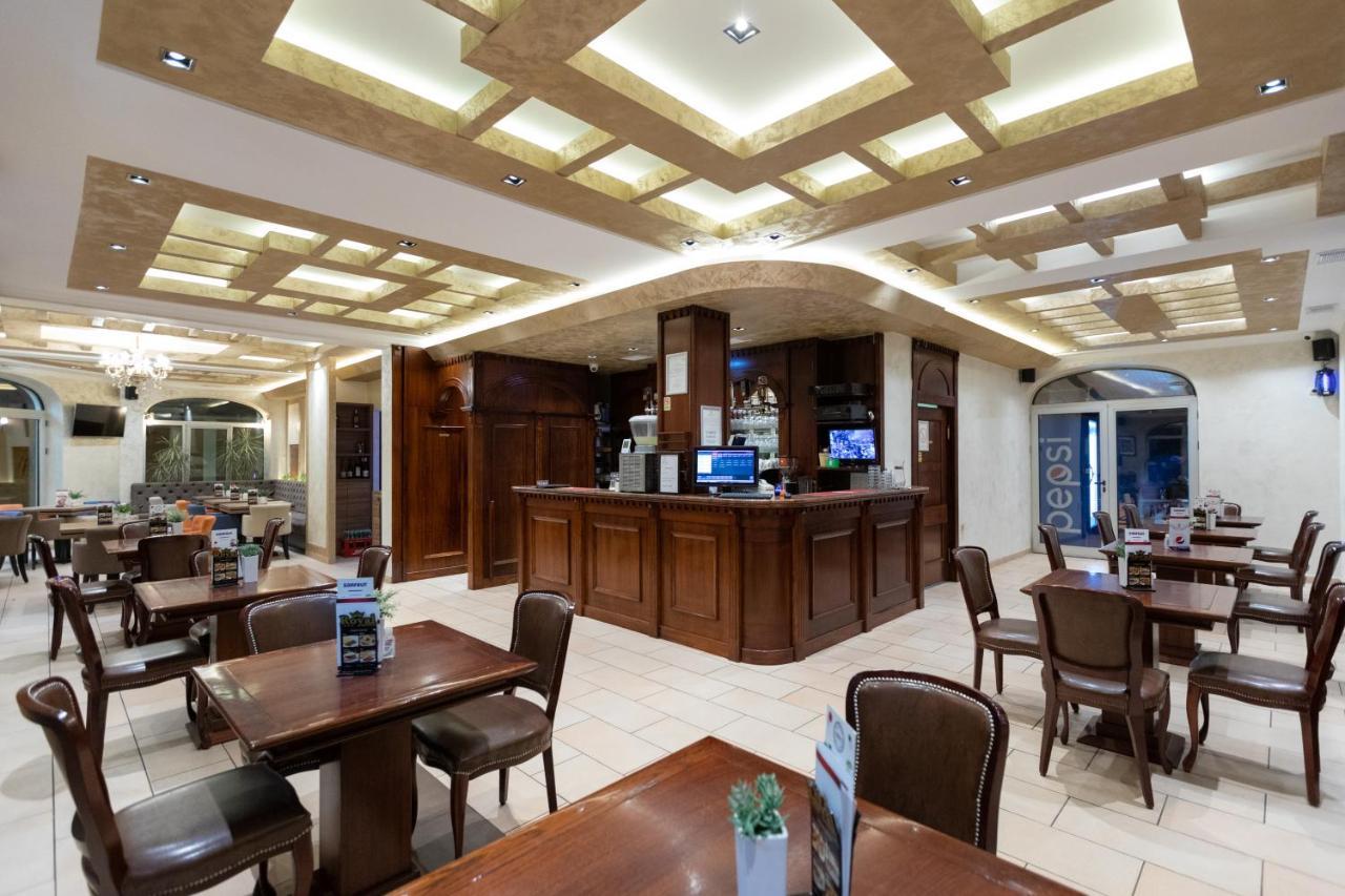 Garni Royal Crown 3* Subotica