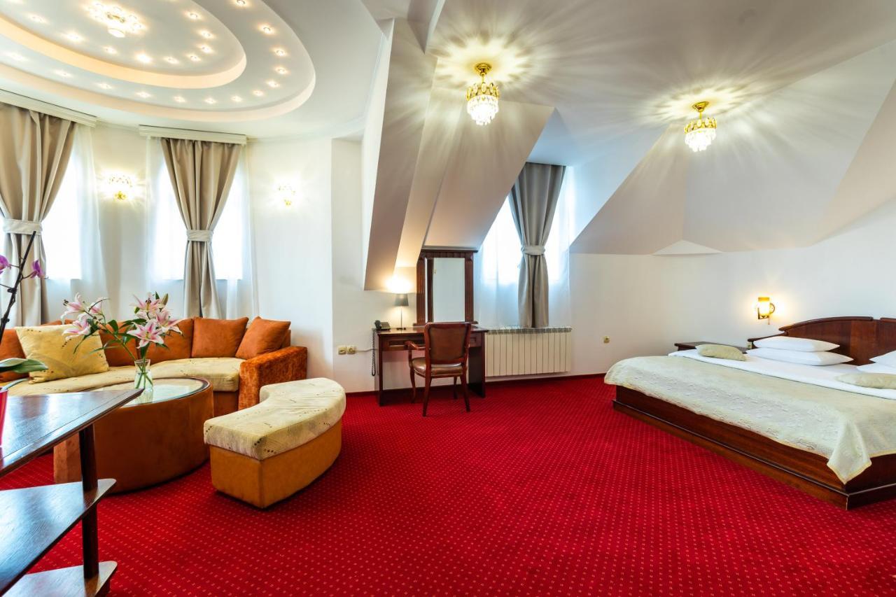 Garni Royal Crown Hotel